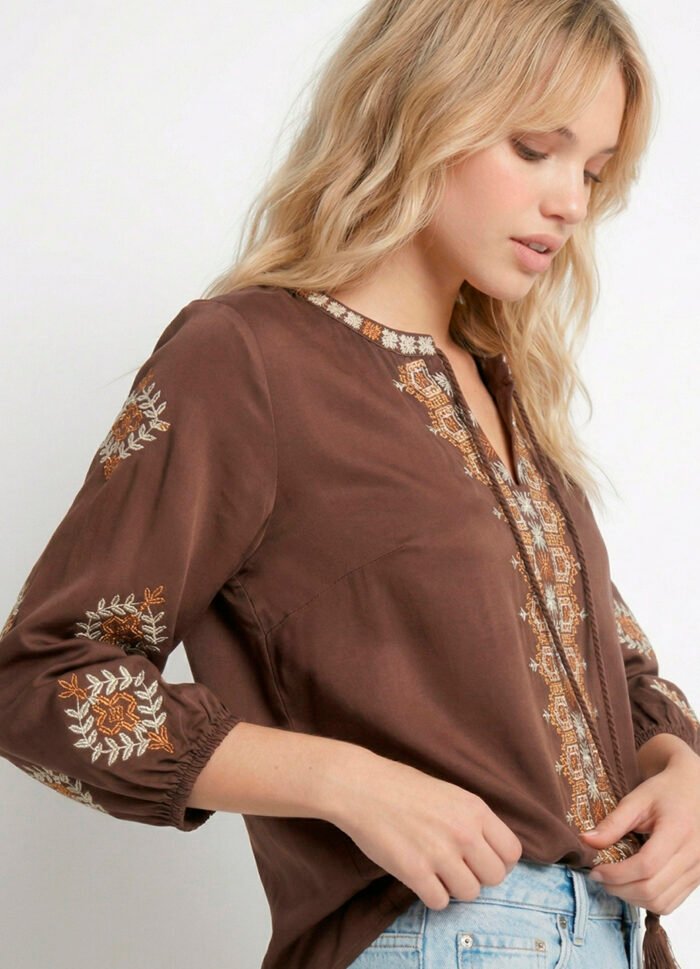 Blusa Marrom Bordada Manga 3/4 Gola Bordada Viscose Boho Sob - Imagem 4